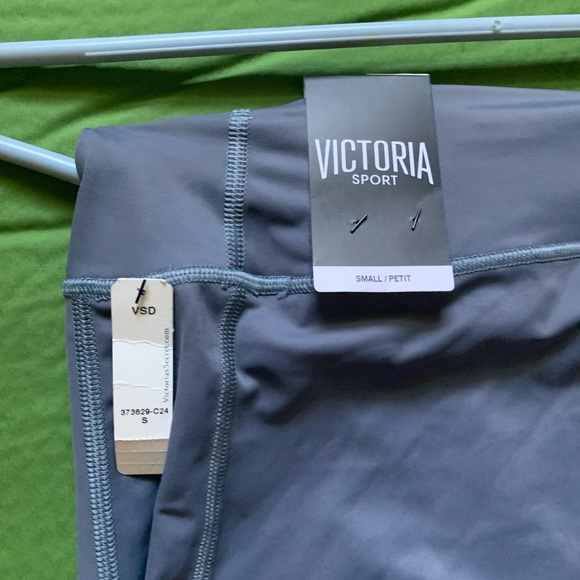 Victoria’s Secret Sport Leggings w/ Mesh Panels - Picture 4 of 5